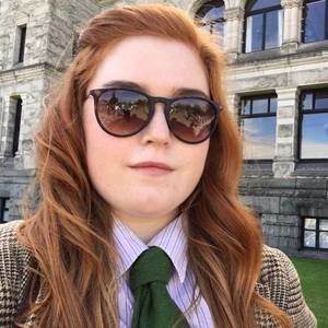 Meet your Posher, Cassandra